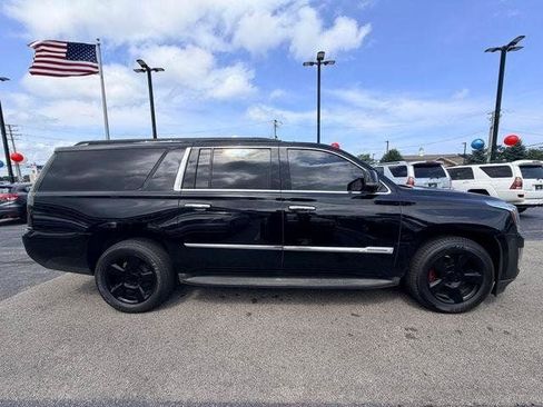 Used 2015 Cadillac Escalade ESV Luxury AWD/4WD image 4
