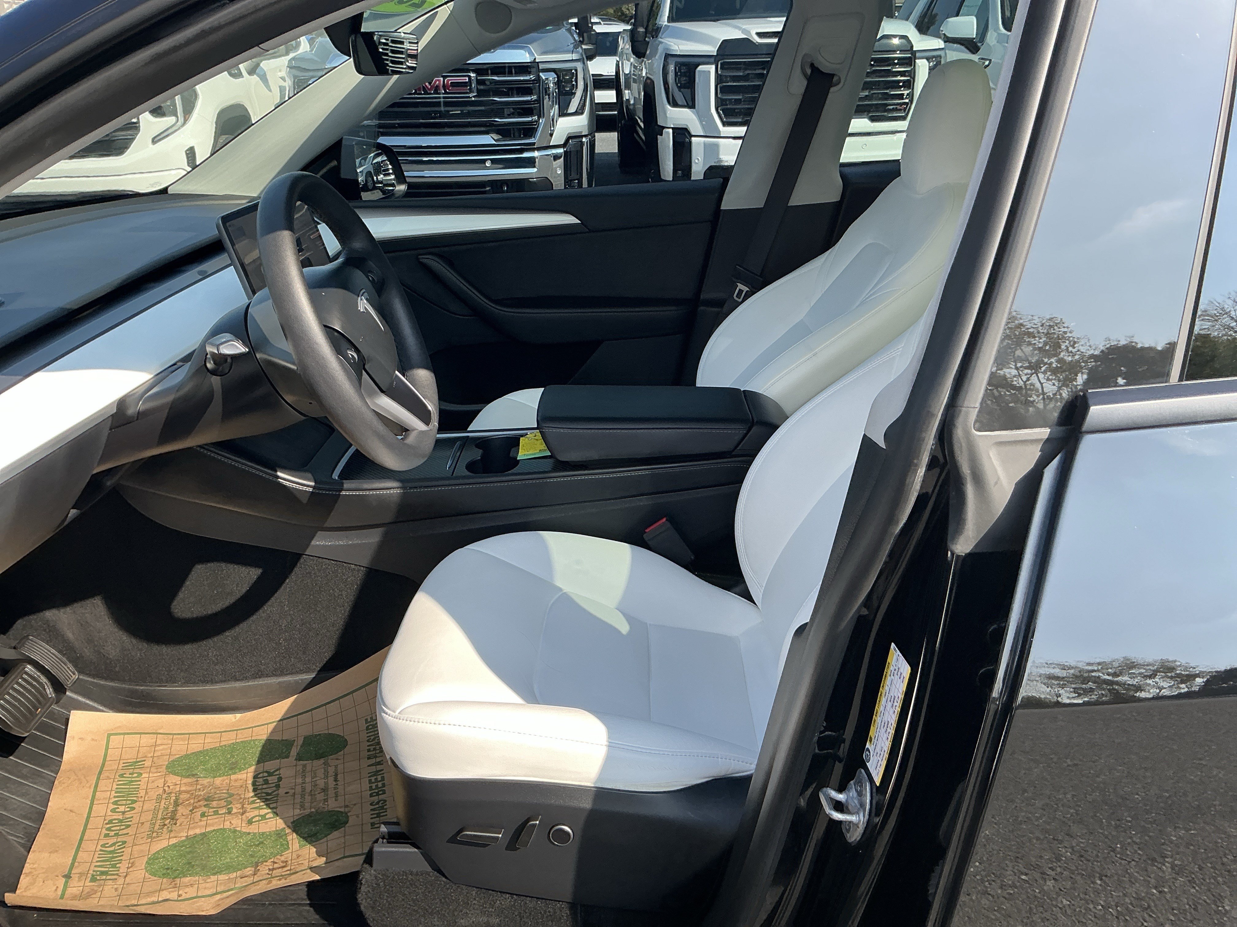 Used 2024 Tesla Model Y Long Range AWD/4WD image 15