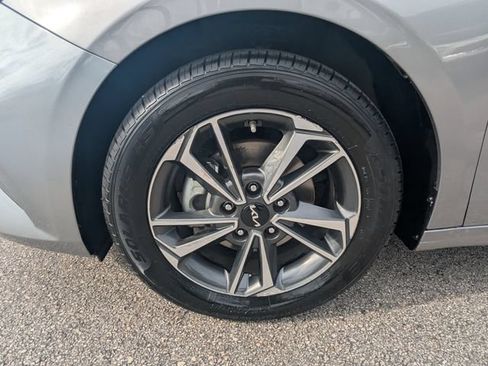 Certified 2024 Kia Forte LXS FWD image 10
