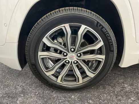 Used 2020 GMC Terrain Denali w/ Denali Premium Package AWD/4WD image 12