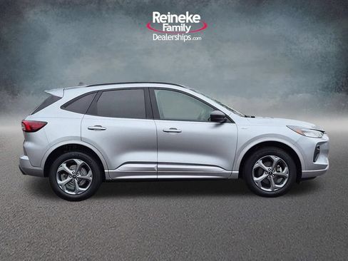 Used 2024 Ford Escape ST-Line w/ Tech Pack #1 AWD/4WD image 4