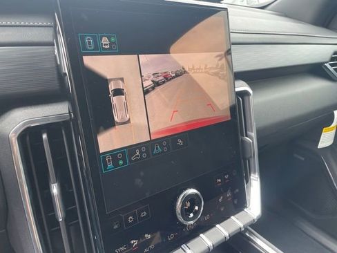 New 2026 GMC Acadia Elevation image 14