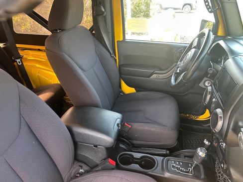 Used 2015 Jeep Wrangler Sport image 11