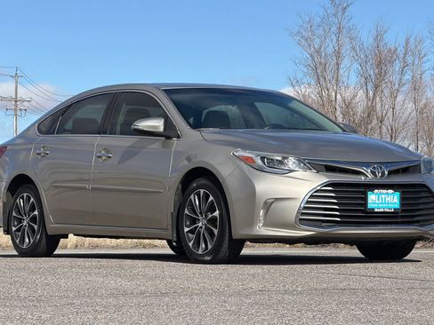 Used 2016 Toyota Avalon XLE w/ Protection Package image 9