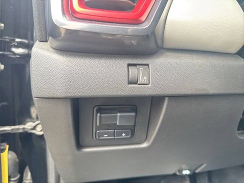 Used 2024 GMC Canyon AT4X AWD/4WD image 11