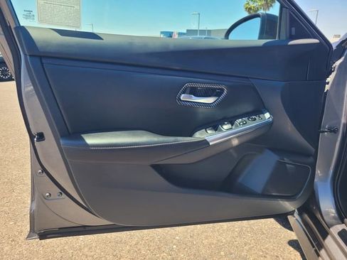 Certified 2022 Nissan Sentra SR FWD image 18