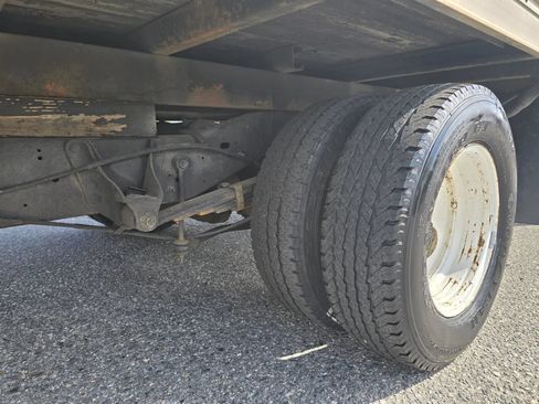 Used 2016 Ford E-350 and Econoline 350 Super Duty RWD image 18