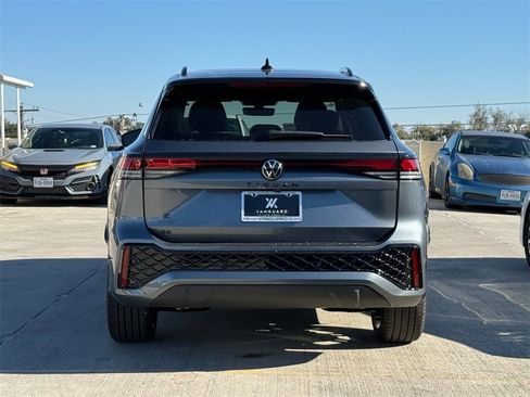 New 2026 Volkswagen Tiguan SE R-Line image 9