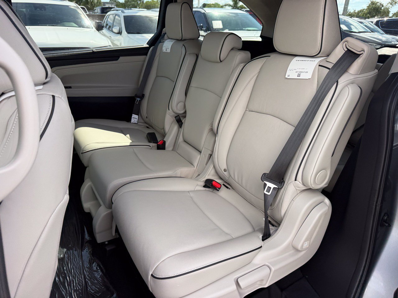 New 2027 Honda Odyssey Touring image 8