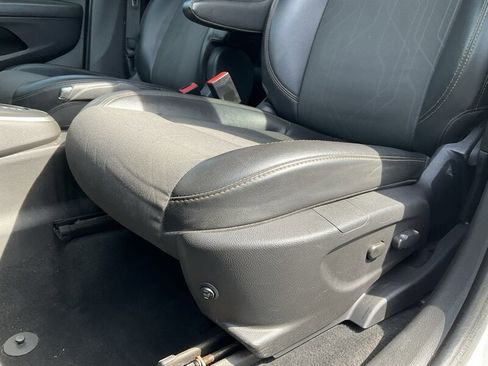 Used 2019 Chevrolet Trax LT w/ LT Convenience Package FWD image 22