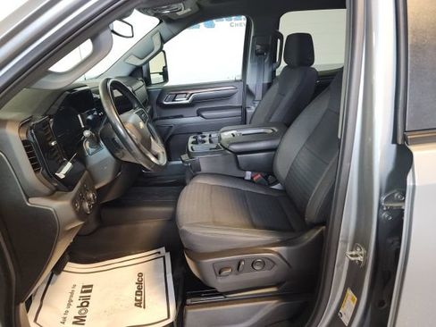 Used 2023 Chevrolet Silverado 1500 LT AWD/4WD image 9