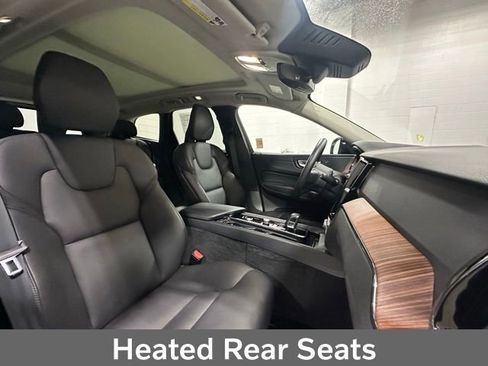 Certified 2023 Volvo XC60 B5 Plus w/ Climate Package image 17