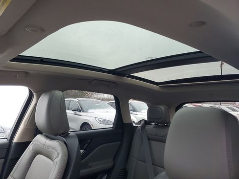 New 2026 Lincoln Corsair Premiere image 11