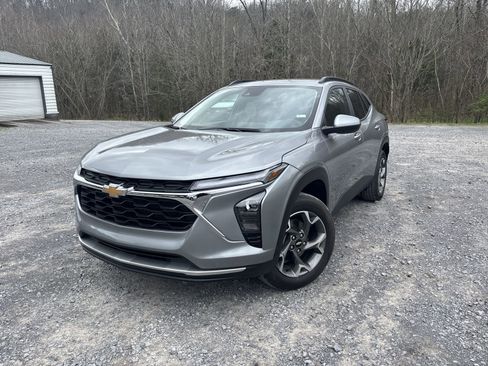 New 2026 Chevrolet Trax LT w/ Driver Confidence Package image 10