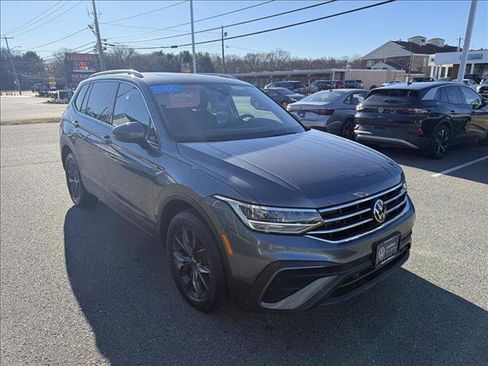 Used 2022 Volkswagen Tiguan SE w/ Panoramic Sunroof Package AWD/4WD image 7