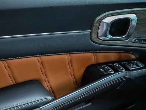 Certified 2023 Kia Sorento SX Prestige image 14