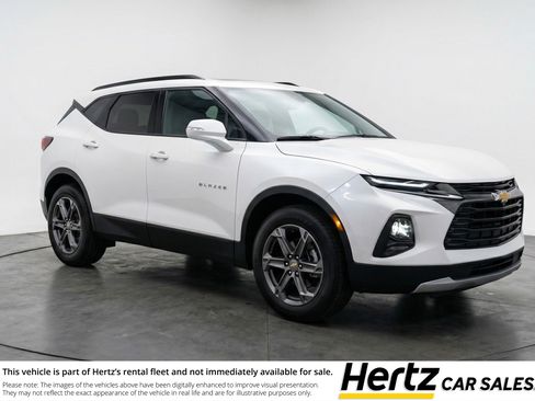 Used 2025 Chevrolet Blazer LT FWD image 1