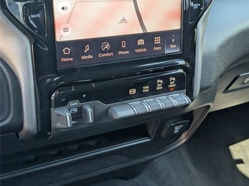 Used 2026 RAM 2500 Laramie AWD/4WD image 25