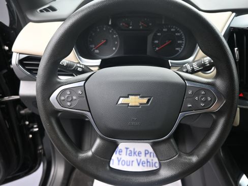Used 2023 Chevrolet Traverse LS FWD image 11