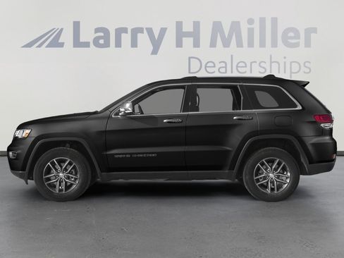 Used 2017 Jeep Grand Cherokee Limited w/ Trailer Tow Group IV image 4
