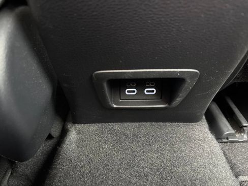 Used 2025 Toyota Corolla Cross LE AWD/4WD image 34