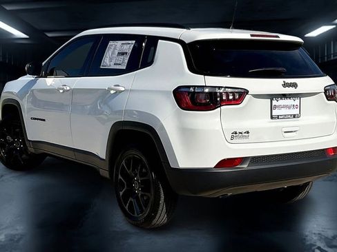 New 2025 Jeep Compass Latitude w/ Sun & Sound Group image 3