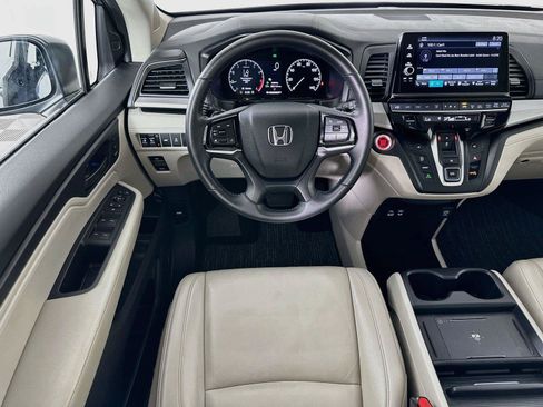 Certified 2025 Honda Odyssey EX-L image 2
