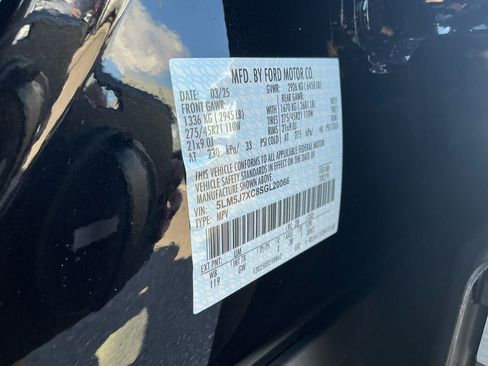 Used 2025 Lincoln Aviator Reserve image 32