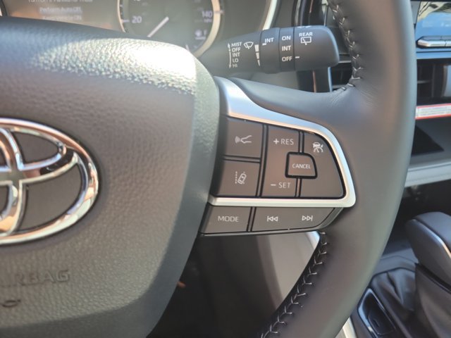 Used 2026 Toyota Highlander XLE AWD/4WD image 31