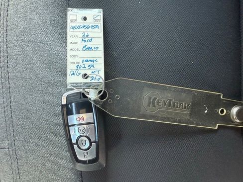 Used 2022 Ford Bronco Big Bend w/ Sasquatch Package image 40