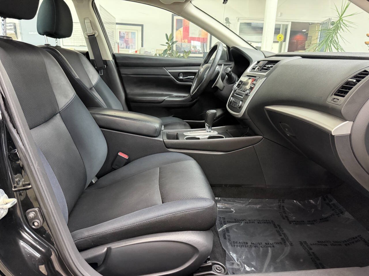 Used 2017 Nissan Altima 2.5 SR w/ Midnight Edition Package FWD image 17