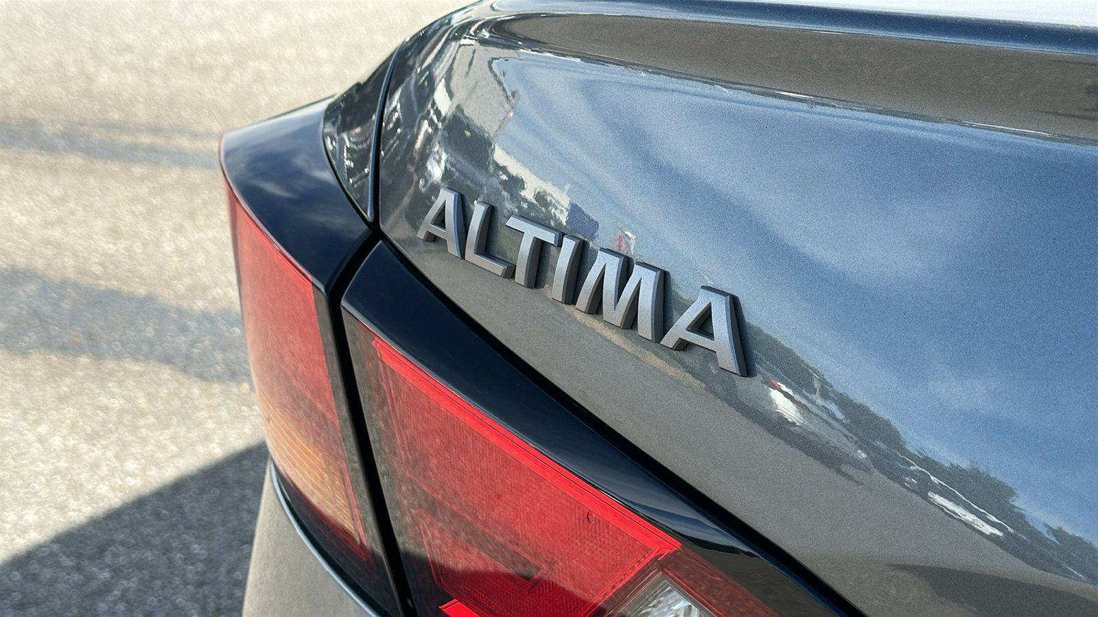 Certified 2025 Nissan Altima 2.5 S FWD image 9