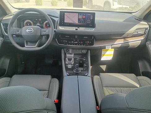 New 2026 Nissan Rogue Platinum w/ Platinum Premium Package AWD/4WD image 9