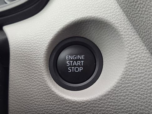 Used 2024 Toyota Corolla Cross LE FWD image 17