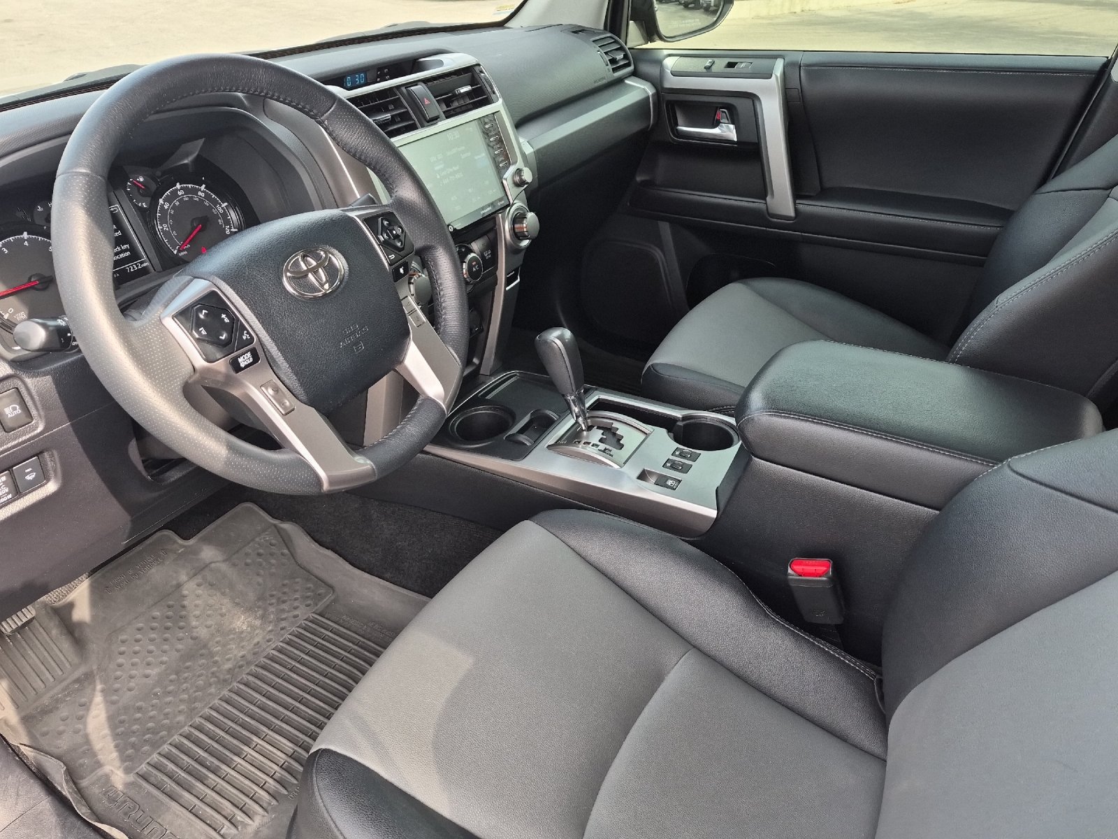 Used 2022 Toyota 4Runner SR5 Premium RWD image 9