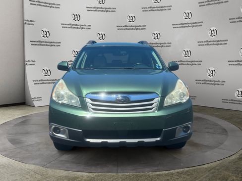 Used 2010 Subaru Outback 2.5i Premium AWD/4WD image 8