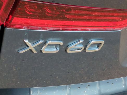 New 2026 Volvo XC60 B5 Core w/ Protection Package Premier image 12