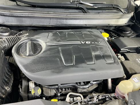 Used 2022 Jeep Cherokee Limited w/ Elite Package AWD/4WD image 28