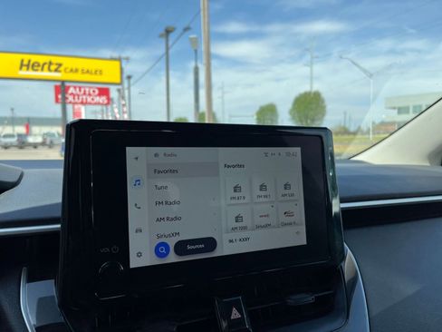 Used 2025 Toyota Corolla LE image 20