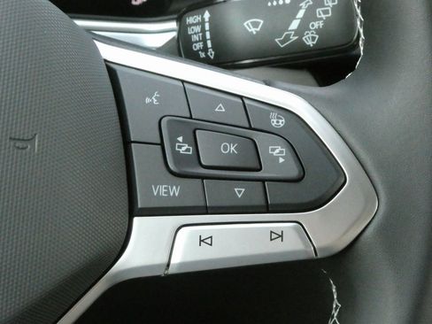 New 2025 Volkswagen Taos SE image 12