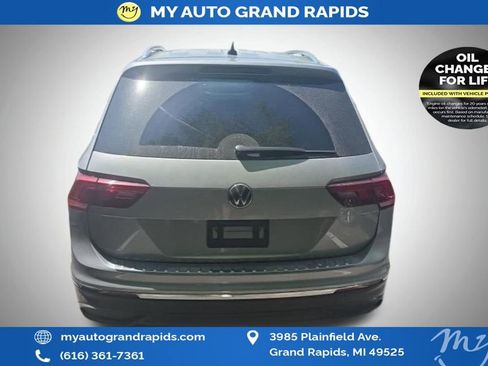 Used 2023 Volkswagen Tiguan SE AWD/4WD image 5