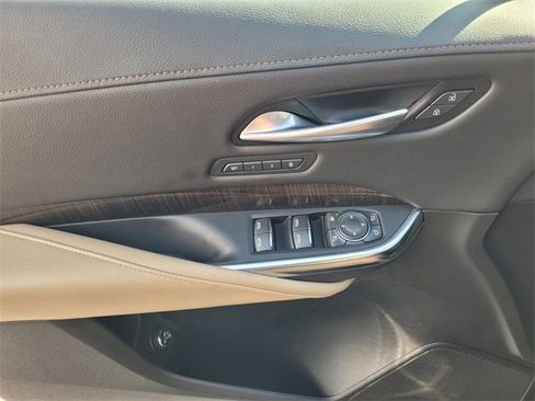 Used 2025 Cadillac XT4 Premium Luxury image 23
