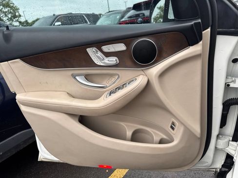 Used 2018 Mercedes-Benz GLC 300 image 9