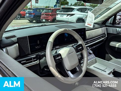Used 2025 Hyundai Santa Fe SEL FWD image 8