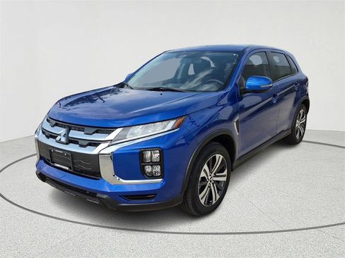 Used 2025 Mitsubishi Outlander Sport SE image 1