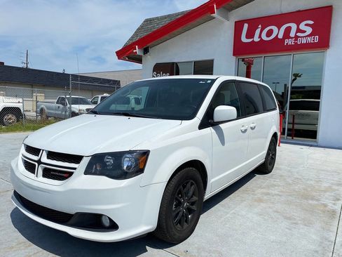 Used 2019 Dodge Grand Caravan GT image 2