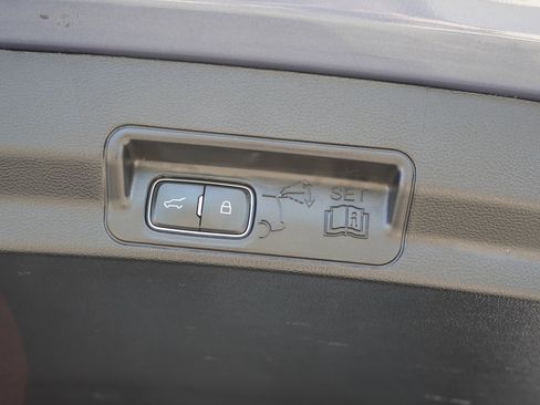 Used 2021 Ford Explorer XLT w/ Equipment Group 202A image 17