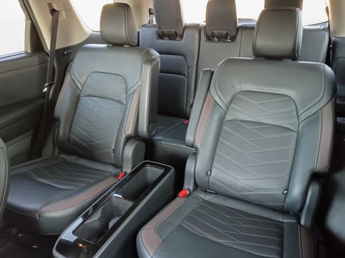 Used 2022 Nissan Pathfinder Platinum w/ Cargo Package FWD image 15