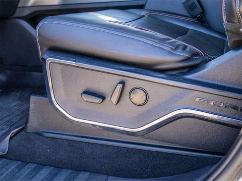 Used 2023 Ford F250 Lariat w/ Chrome Package image 27