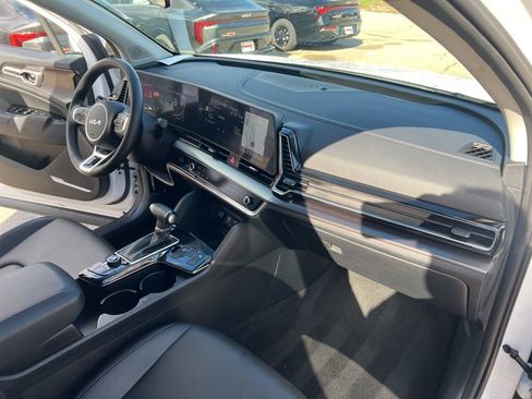 Certified 2025 Kia Sportage EX image 21